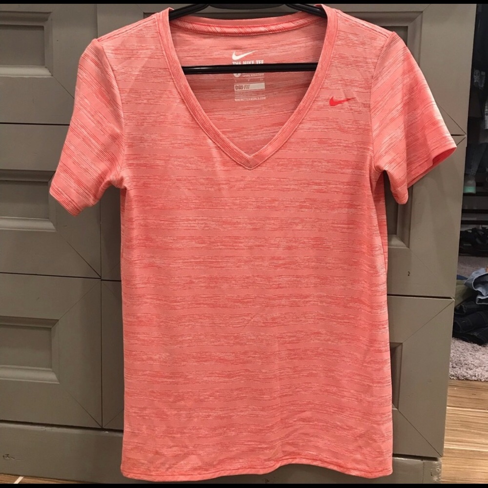 Nike Dri Fit v neck orange 🍊 SZ SMALL